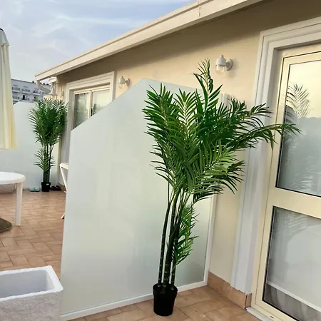 Hotell Lyden Golem (Tirana)