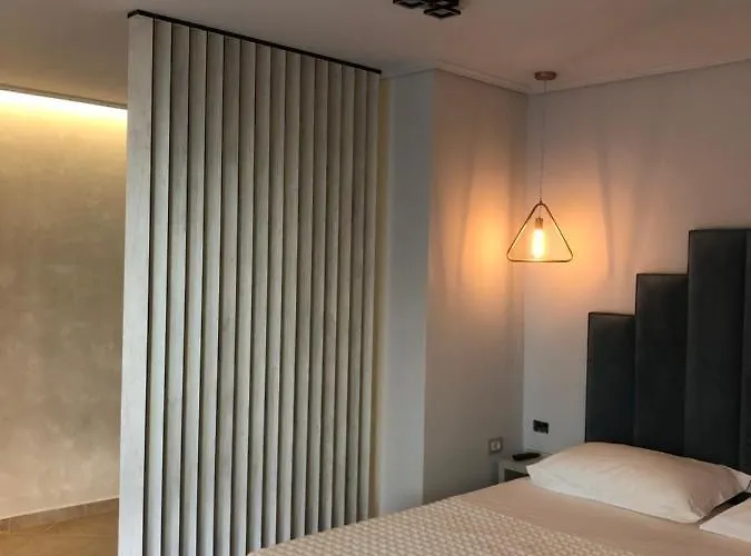 Lyden Ξενοδοχείο Golem (Tirana)