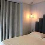 Hotel Lyden Golem (Tirana)