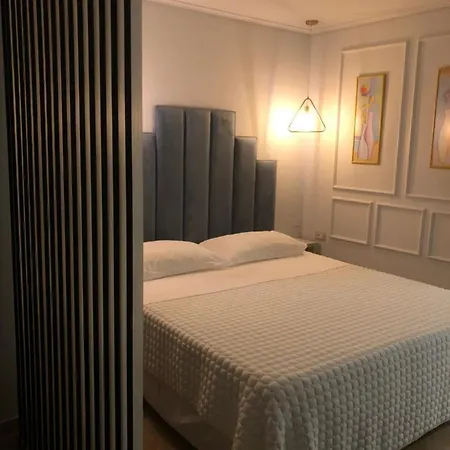 Lyden Golem (Tirana)