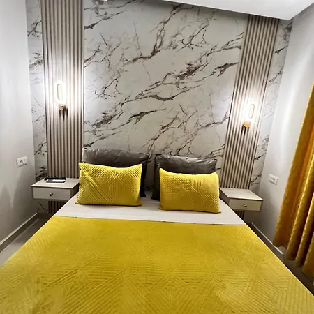 Lyden Golem (Tirana)