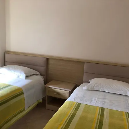 Lyden 3* Golem (Tirana)