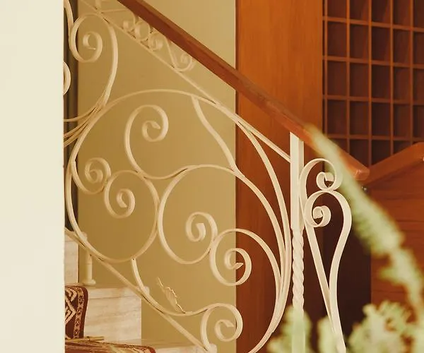 Lyden Hotel Golem (Tirana)