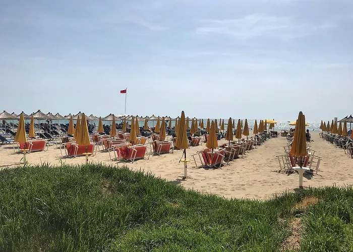 Hotel Lyden Golem (Tirana)