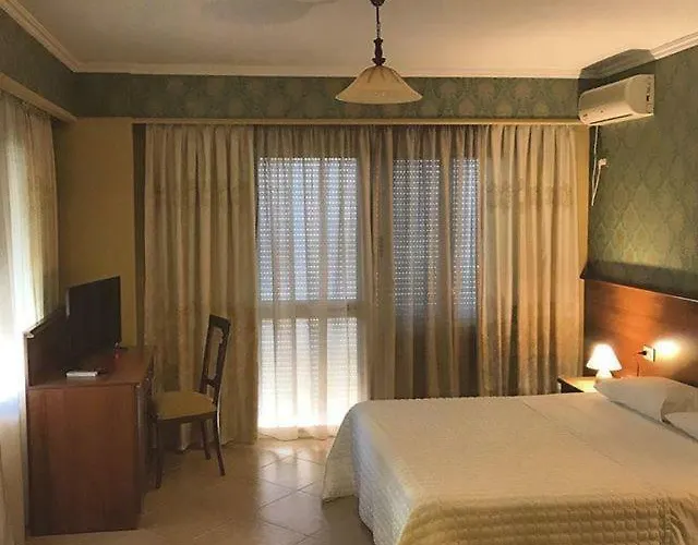 Lyden Hotel Golem (Tirana)